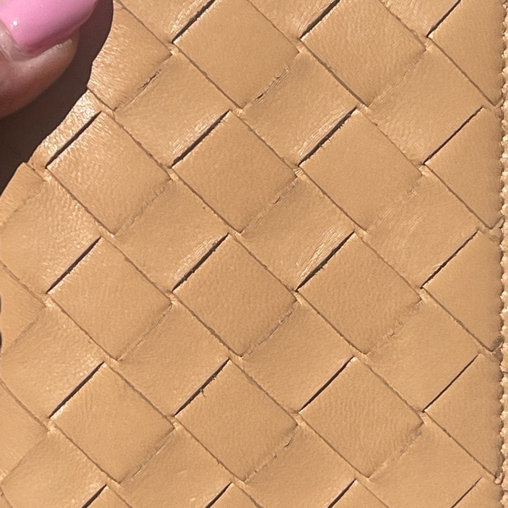 Bottega Veneta Intrecciato Pale Brown Leather Wallet w/ Chain & Dust Bag - Picture 16 of 16